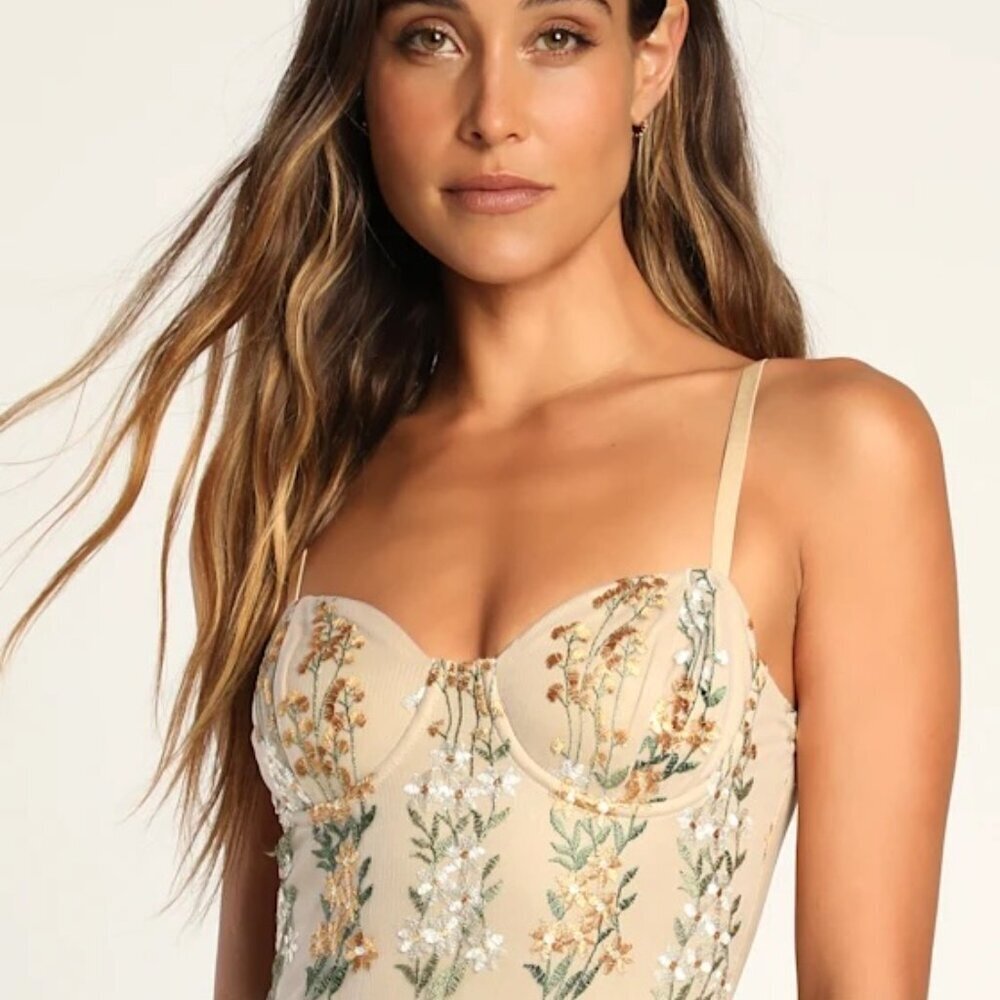 NWOT Lulus Beige Embroidered Bodysuit XL *sold out online* floral green